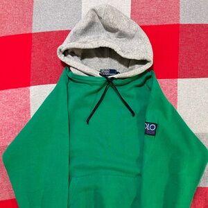 [GRAIL] Vintage Polo Ralph Lauren
Polo Hi Tech Green Hoodie